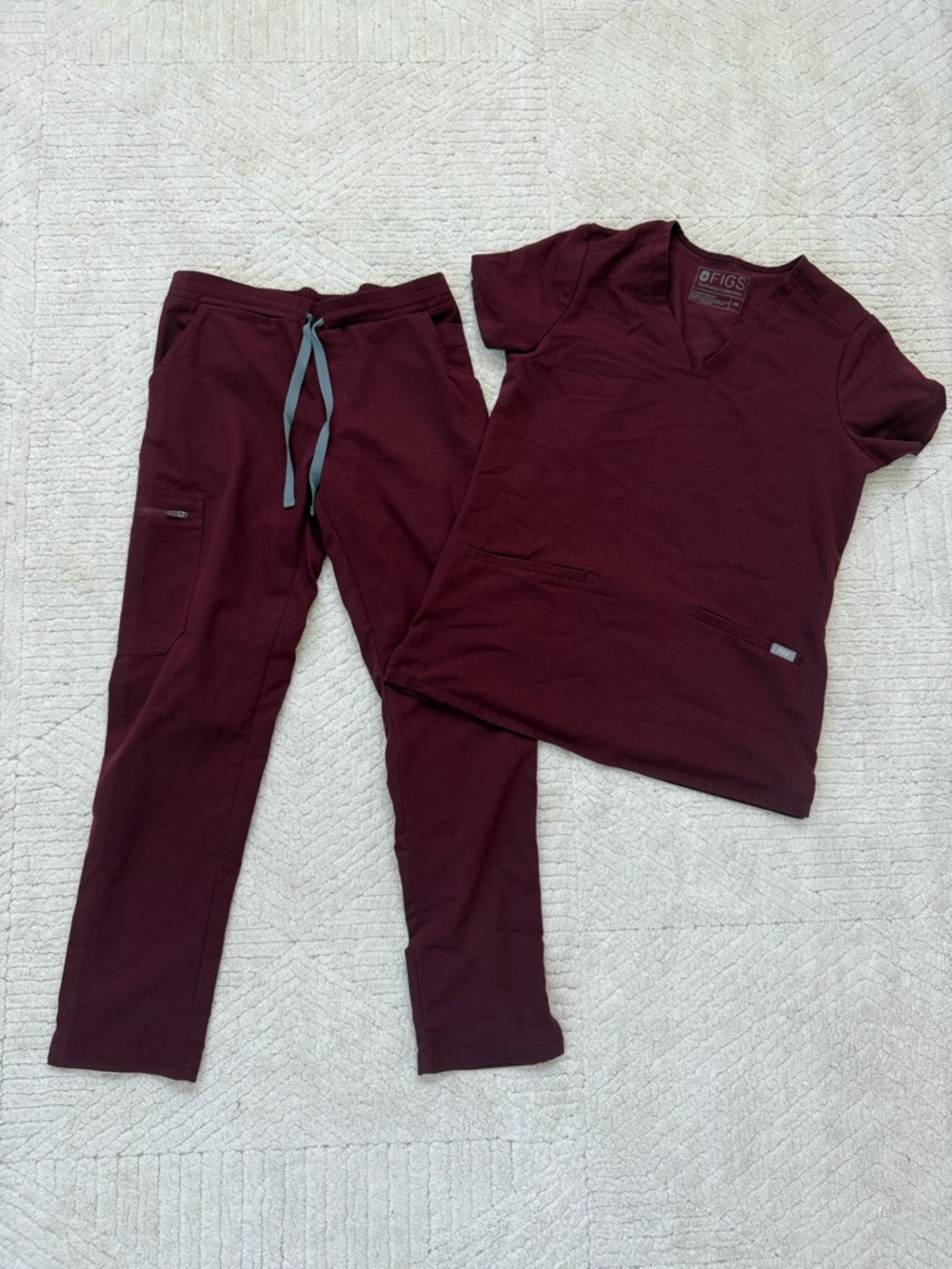 Figs scrub set burgundy